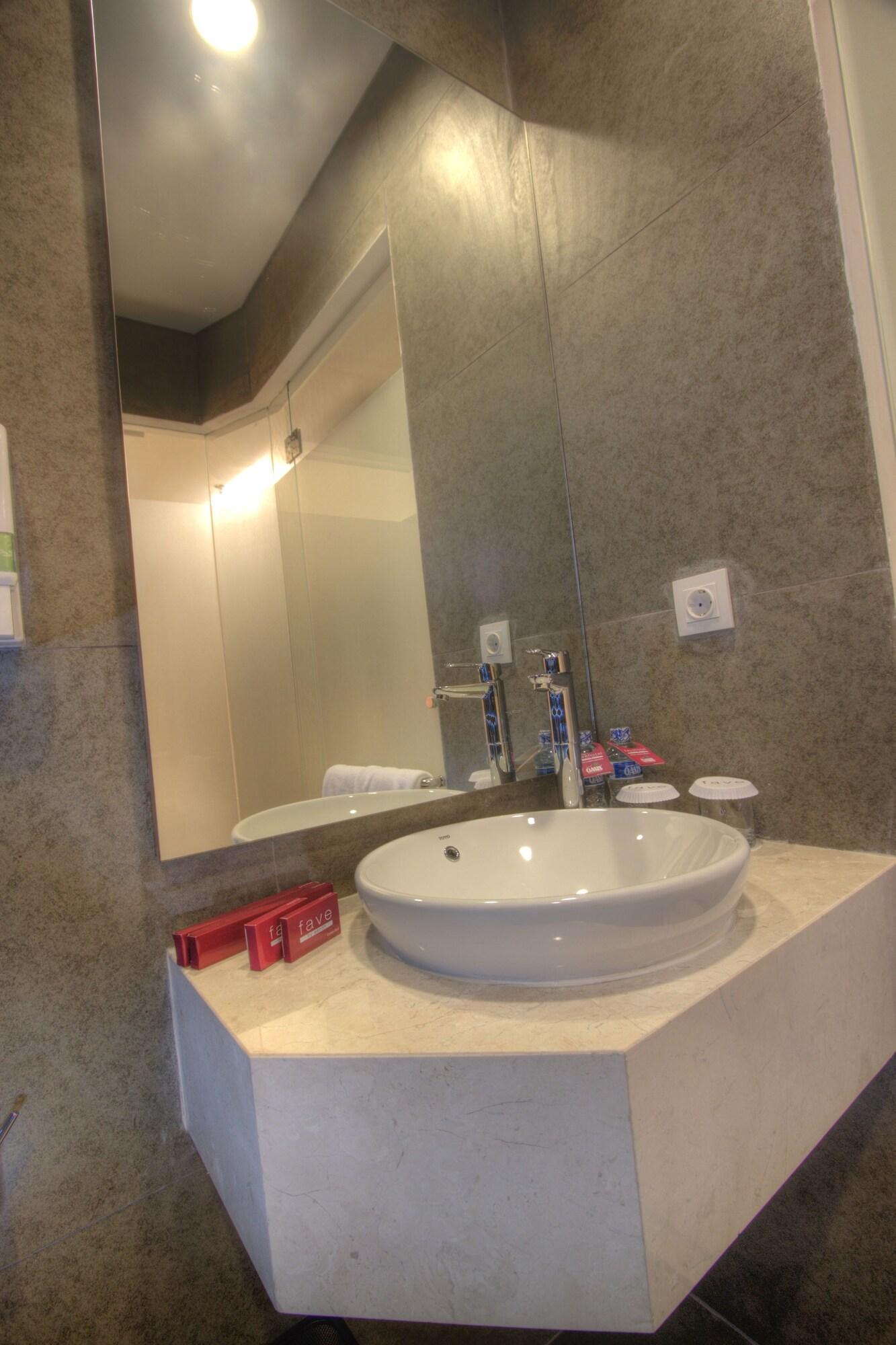 Hotel Favehotel Ltc Glodok 3*